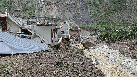 阿坝山体滑坡最新消息，救援进展、影响评估及预防措施全解析